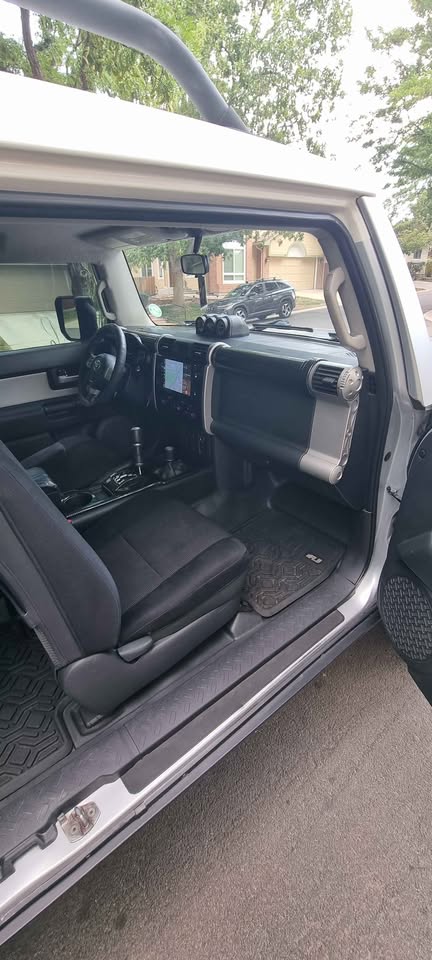 2007 Toyota FJ Cruiser · Sport Utility 2D in Denver, CO (photo 8) — photo 8