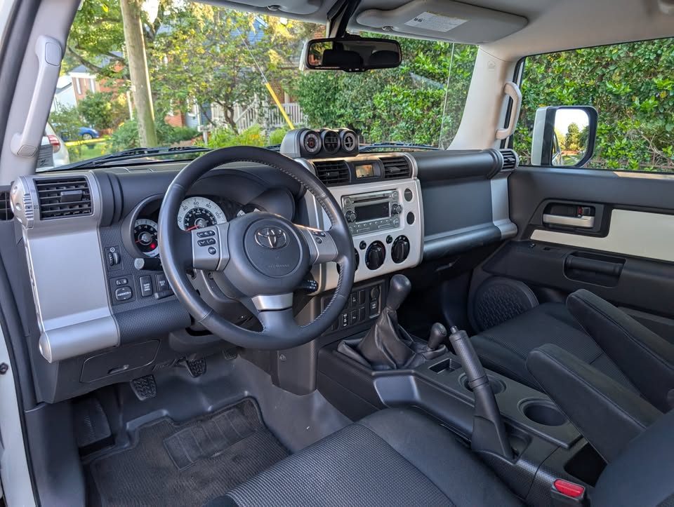 2012 Toyota FJ Cruiser -- Manual, Off-Road Package, Toytec Lift in Arlington, VA (photo 4) — photo 4