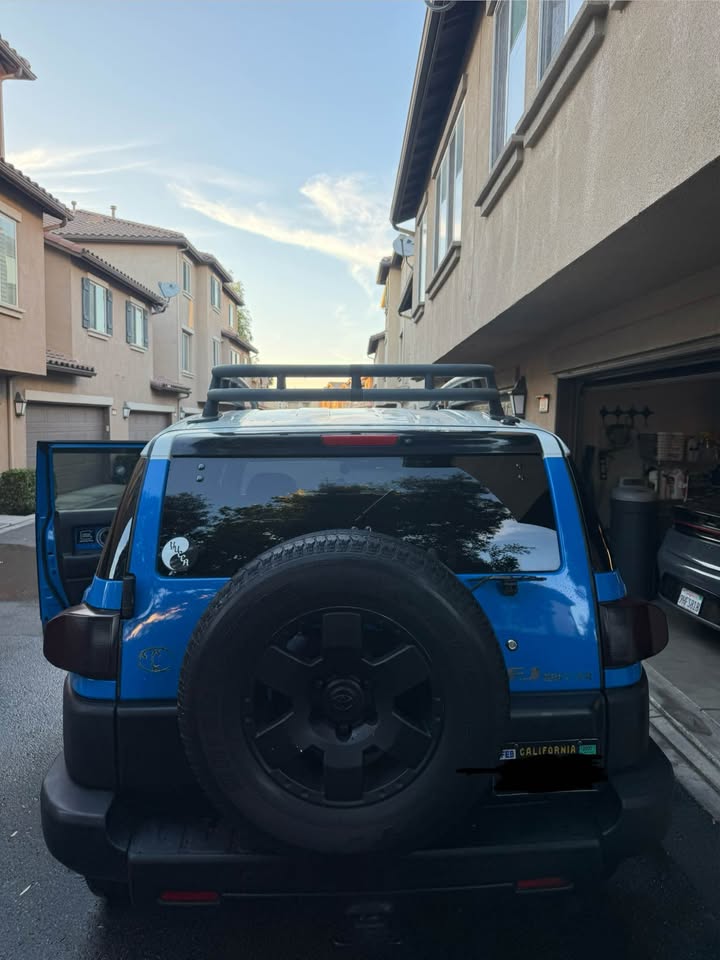 2007 Toyota FJ Cruiser · Sport Utility 2D in Newport Beach, CA (photo 2) — photo 2