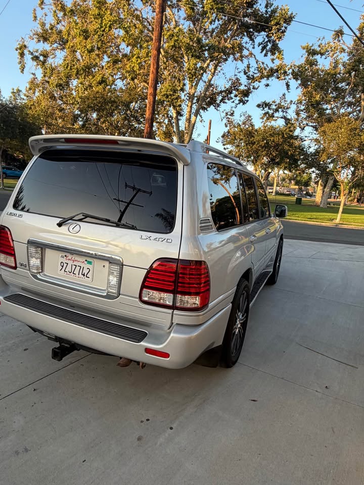 2006 Lexus LX · LX 470 Sport Utility 4D (photo 4) — photo 4