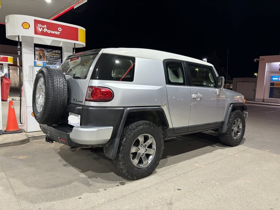 2007 Toyota FJ Cruiser in Hamilton, ON (photo 3)