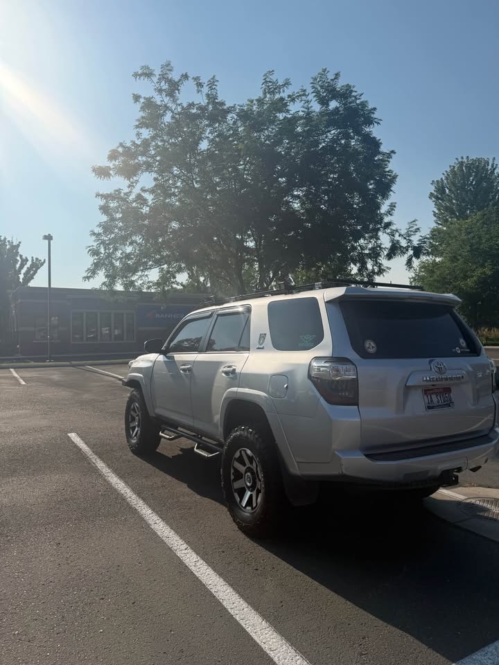 2015 Toyota 4Runner · SR5 Sport Utility 4D (photo 3) — photo 3