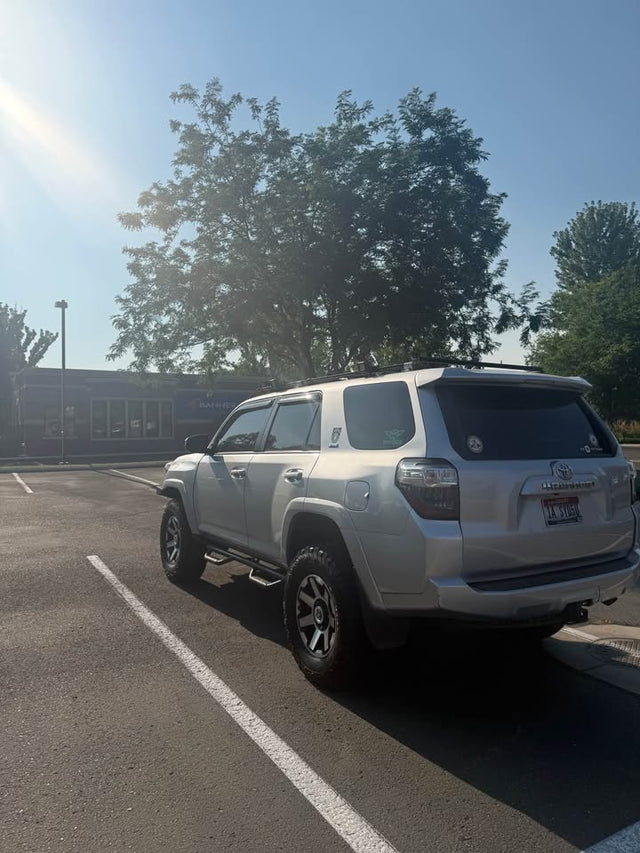 2015 Toyota 4Runner · SR5 Sport Utility 4D — photo 3