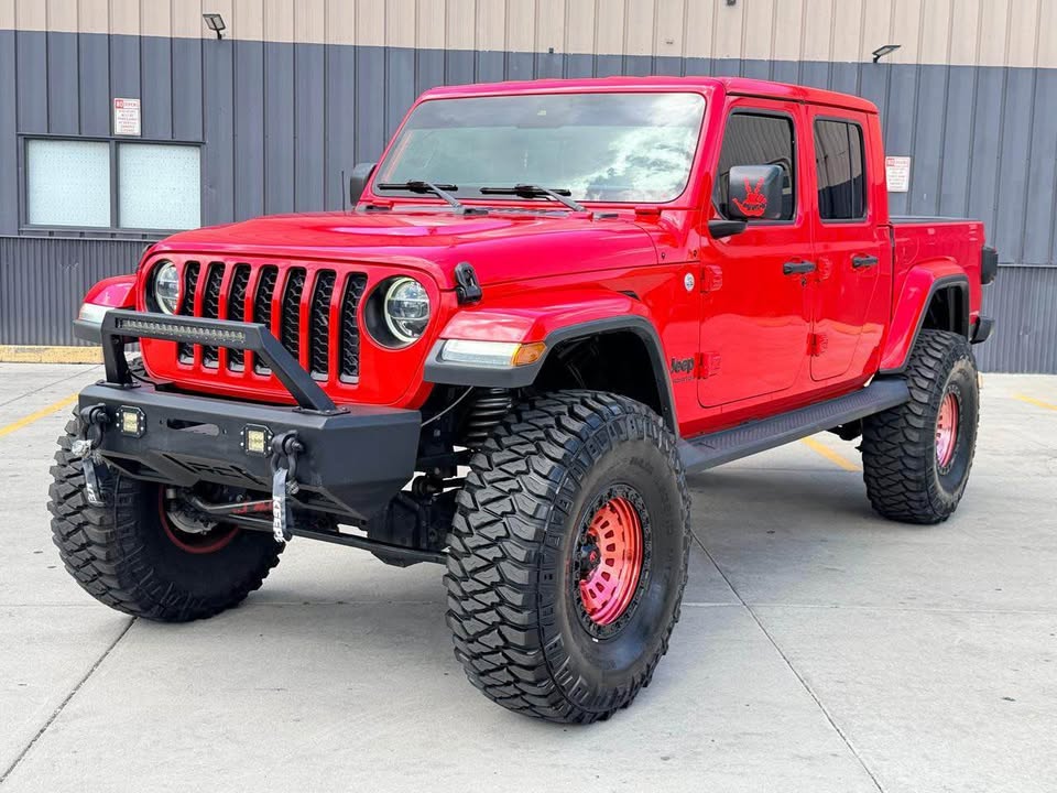 2020 Jeep Gladiator · Overland Pickup 4D 5 ft (photo 12) — photo 12