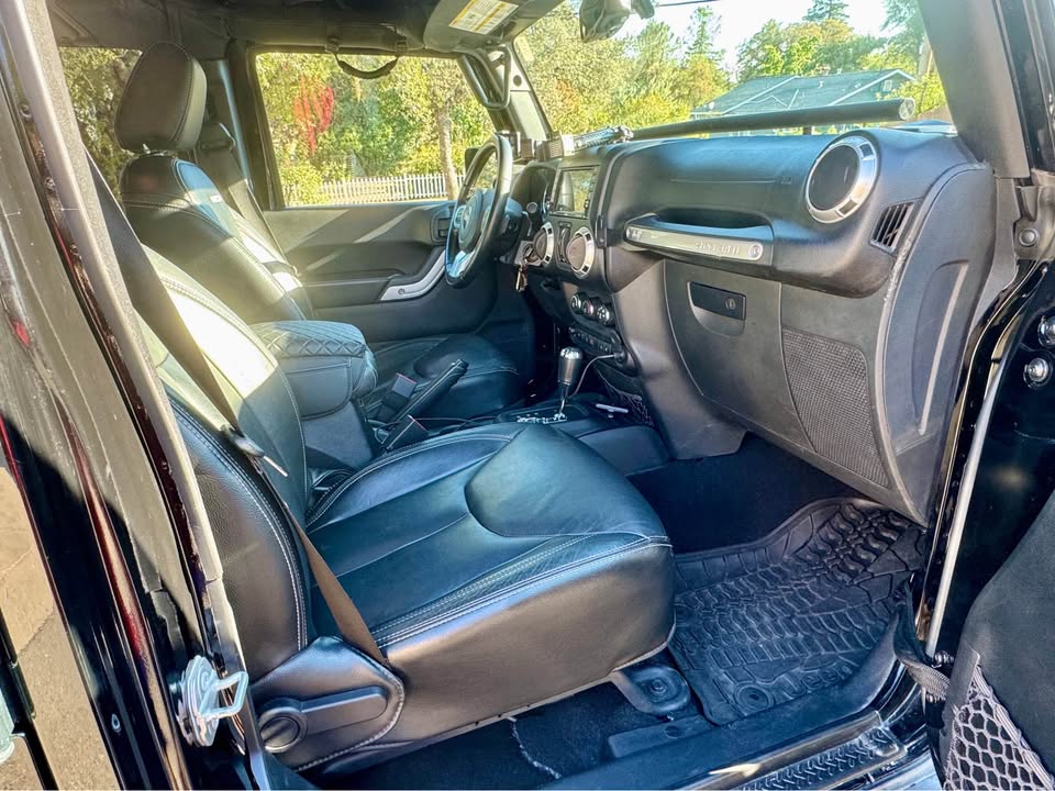 2016 Jeep Wrangler Unlimited Rubicon 4x4 (photo 9) — photo 9