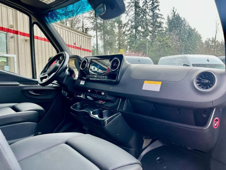 2022 Mercedes Benz 4x4 winnebago revel 44e in Lynnwood, WA (photo 6) — photo 6