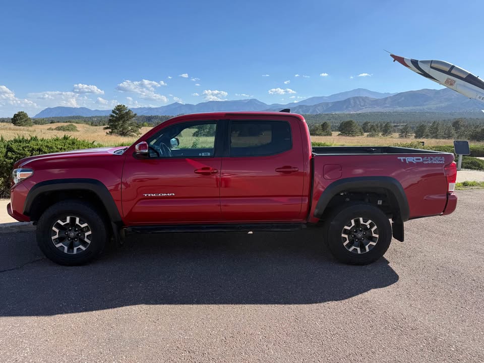 2018 Toyota Tacoma in Colorado Springs, CO (photo 2)