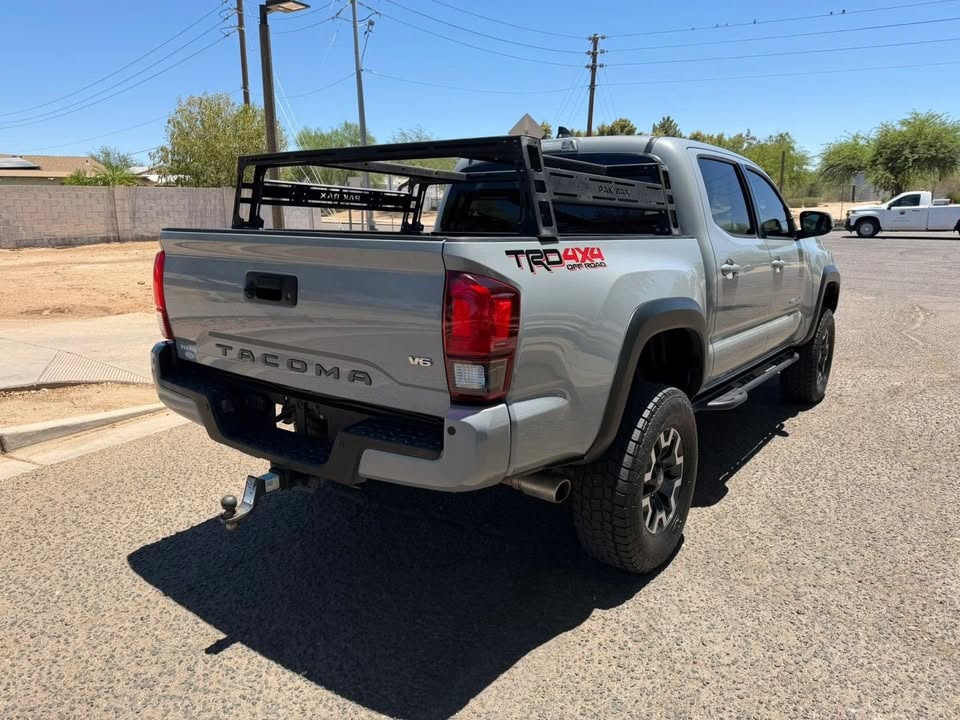 2018 Toyota Tacoma Double Cab TRD Off-Road Pickup 4D 5 ft in Phoenix, AZ (photo 7)