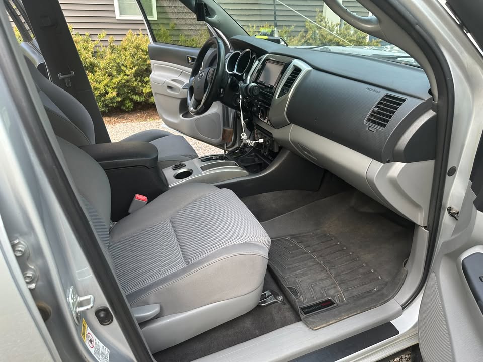 2012 Toyota Tacoma (photo 7) — photo 7