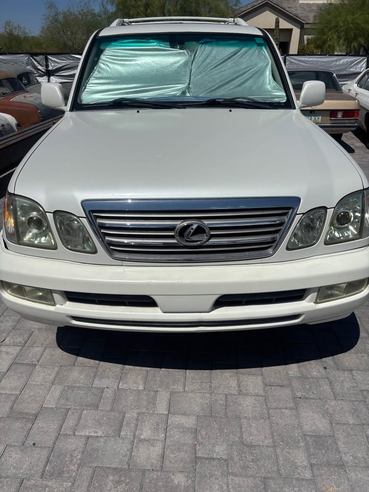 2004 Lexus LX (photo 2) — photo 2