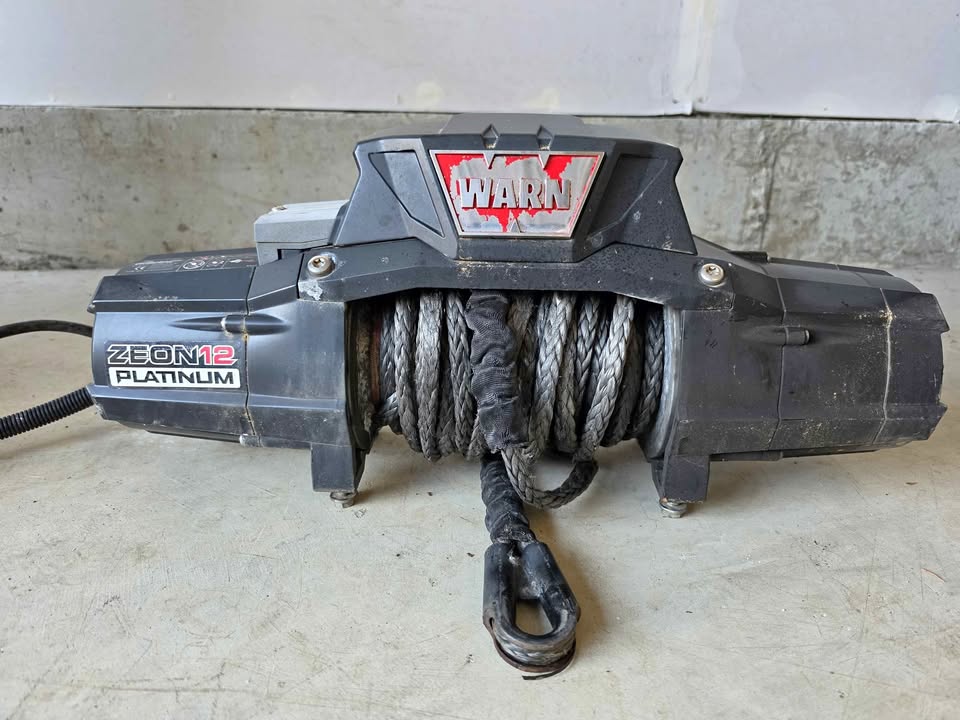 WARN Zeon Platinum 12 Winch in Kirkland, WA (photo 1) — photo 1