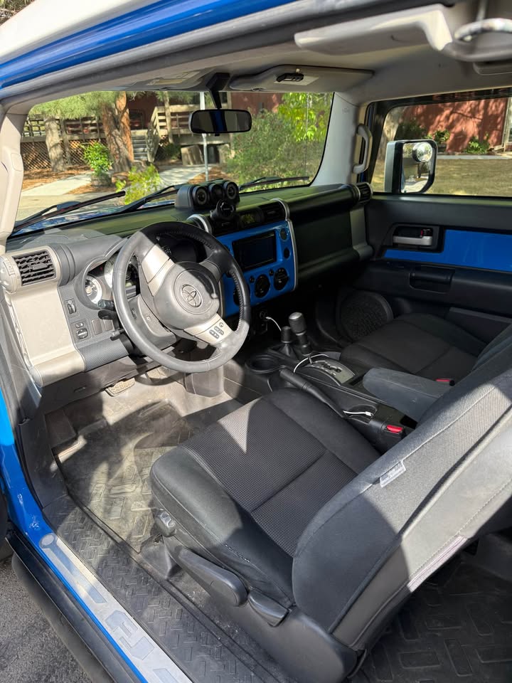 2007 Toyota FJ Cruiser · Sport Utility 2D in Boulder, CO (photo 10) — photo 10