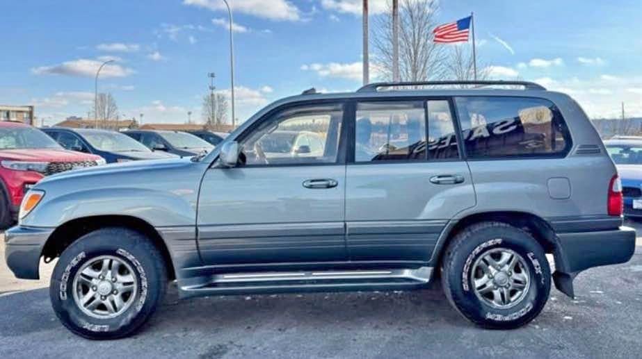 2001 Lexus LX in La Crosse, WI (photo 1) — photo 1