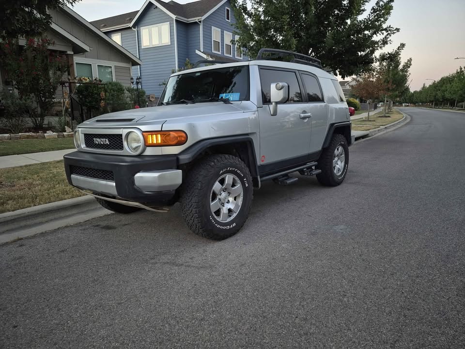 2007 Toyota FJ Cruiser · Sport Utility 2D in Austin, TX (photo 3) — photo 3