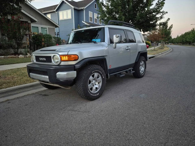 2007 Toyota FJ Cruiser · Sport Utility 2D — photo 3