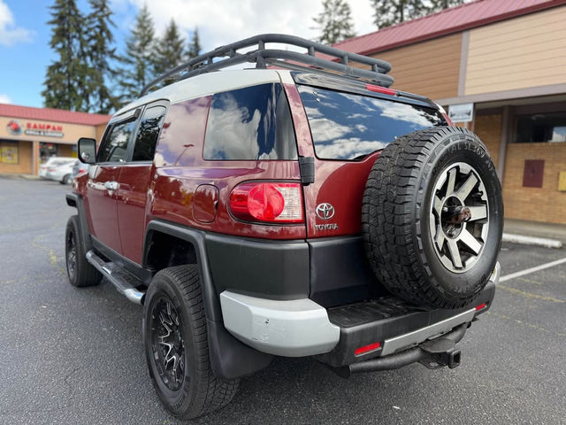 2010 Toyota FJ Cruiser · Sport Utility 2D — photo 3