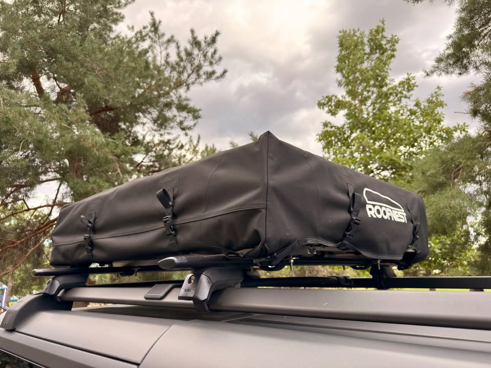 Roofnest Meadowlark Rooftop Tent with Yakima 50" Jetstream/Tmberline Towers in Arvada, CO (photo 7) — photo 7