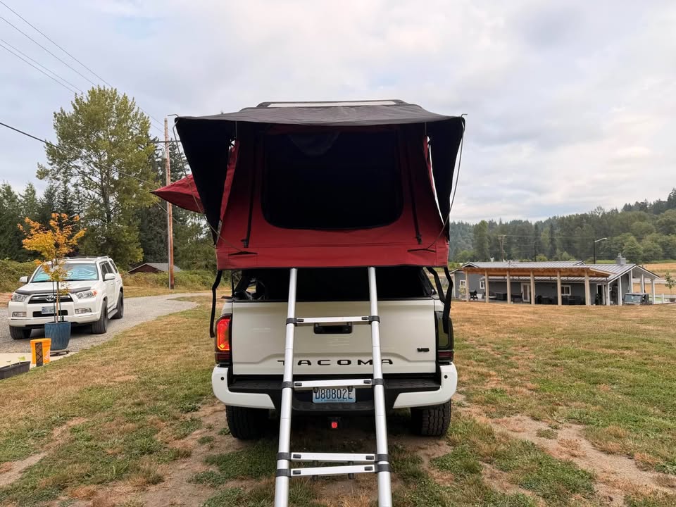CVT Cascadia Vehicle Tents Roof Top Tent in Snohomish, WA (photo 2) — photo 2