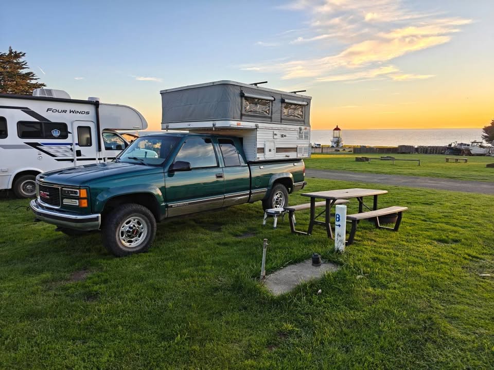 2001 Four Wheel Camper Hawk (photo 3) — photo 3