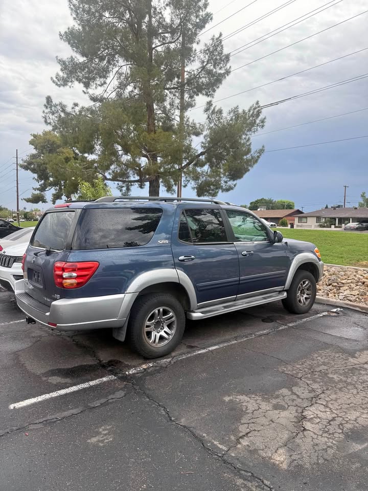 2004 Toyota Sequoia · SR5 Sport Utility 4D in Scottsdale, AZ (photo 1)