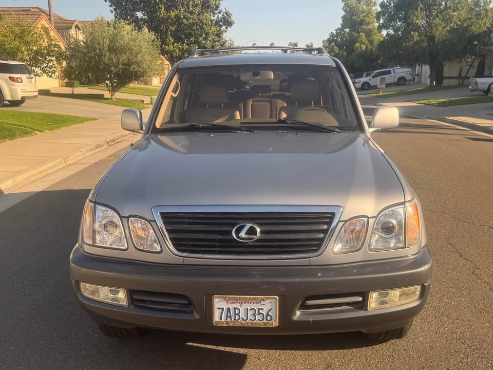 2001 Lexus LX · LX 470 Sport Utility 4D (photo 2) — photo 2
