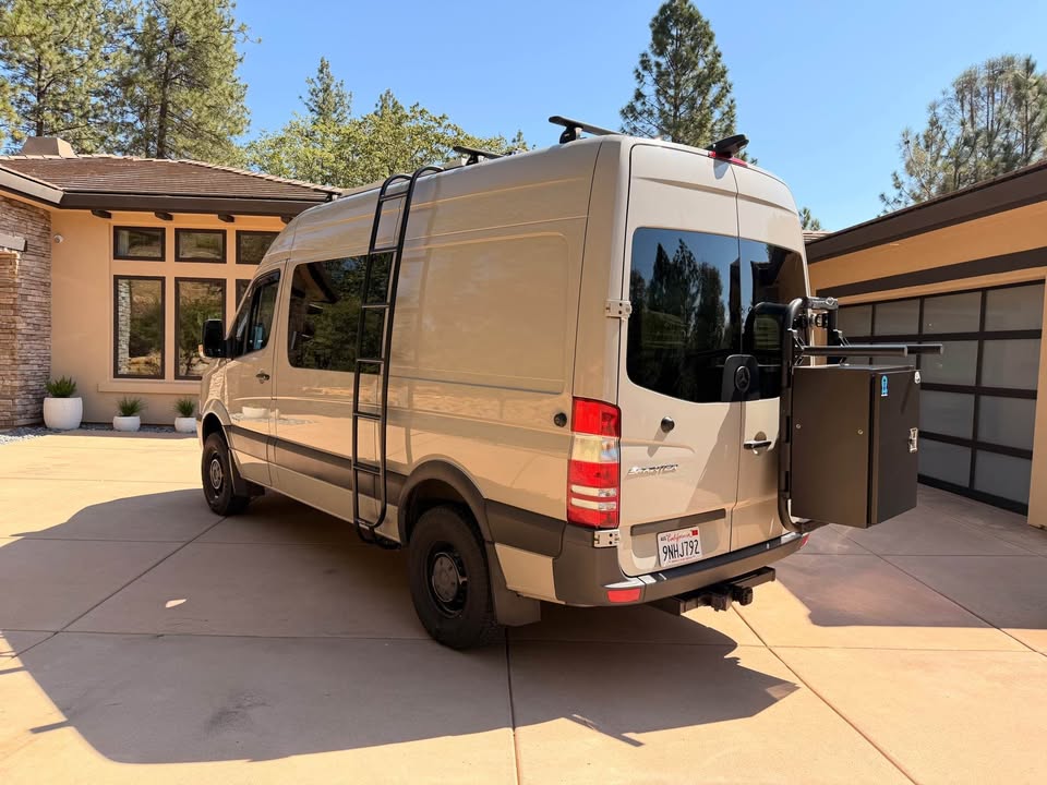 2016 Mercedes-Benz sprinter 4x4 2500 | van specialties | garage kept | 85k miles (photo 5) — photo 5