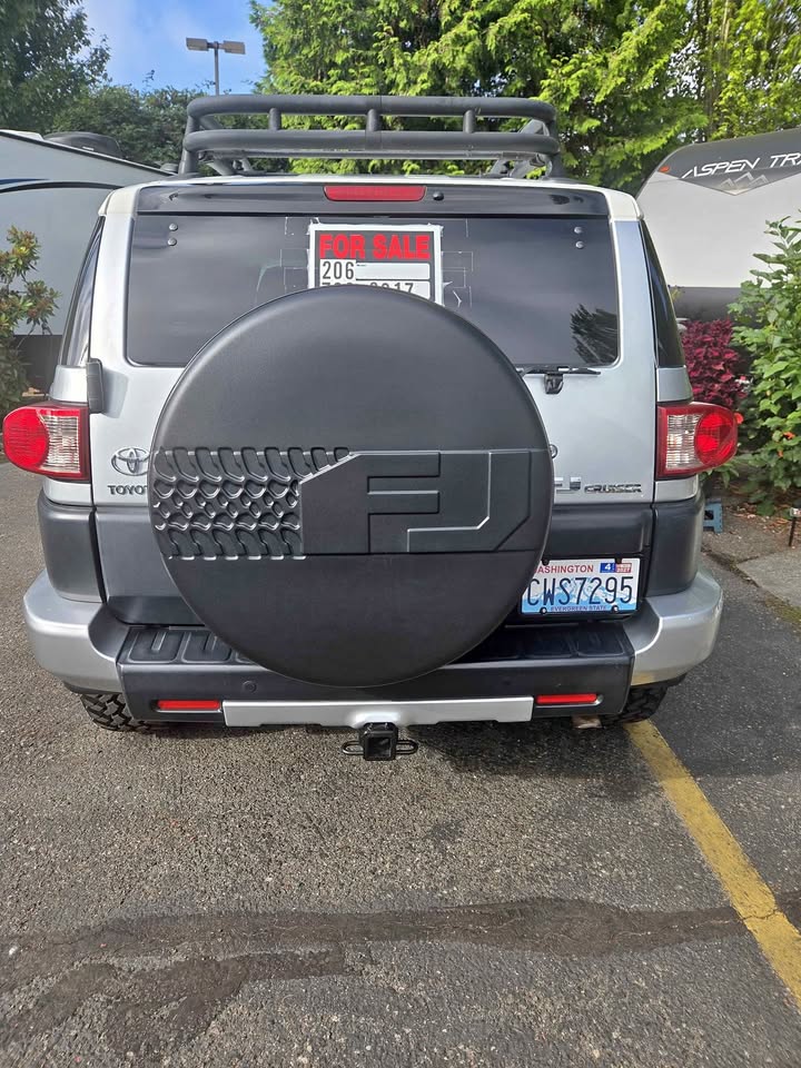 2008 Toyota FJ Cruiser · Sport Utility 2D in Everett, WA (photo 1) — photo 1