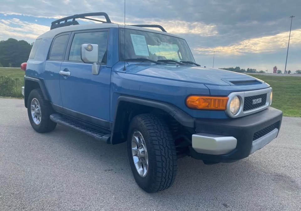 2011 Toyota FJ Cruiser · Sport Utility 2D in Morehead, KY (photo 2) — photo 2