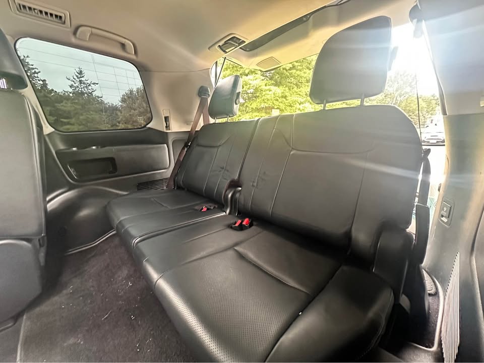 2013 Lexus LX · LX 570 Sport Utility 4D (photo 12) — photo 12