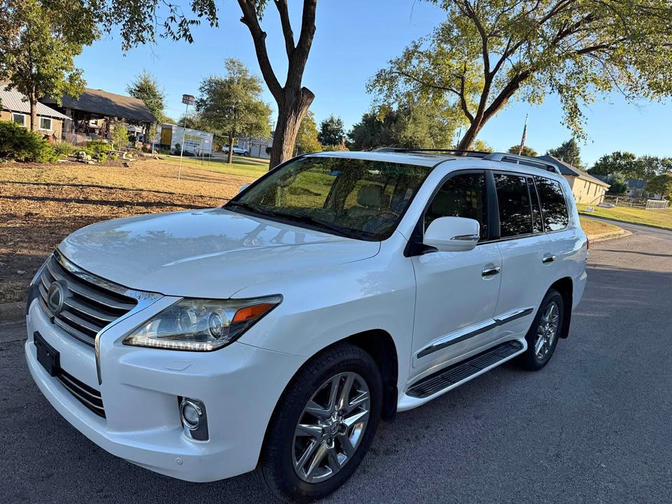 2015 Lexus LX · LX 570 Sport Utility 4D in Pflugerville, TX (photo 1)