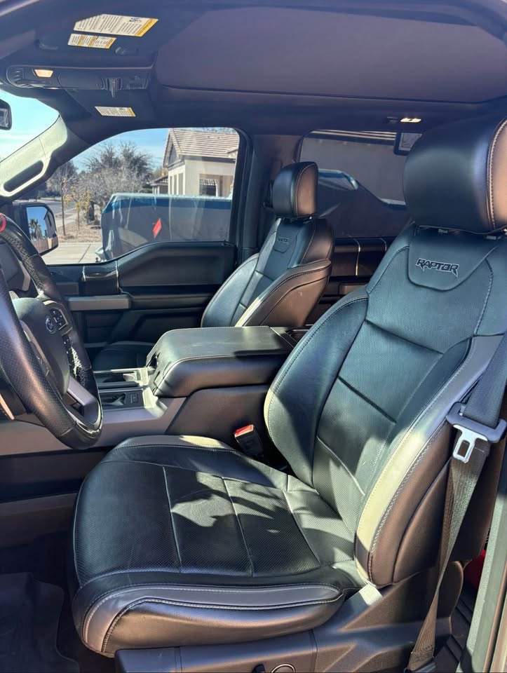 2018 Ford F150 SuperCrew Cab · Raptor Pickup 4D 5 1/2 ft (photo 4) — photo 4