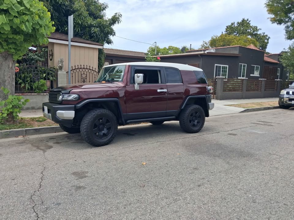 2007 Toyota FJ Cruiser · Sport Utility 2D in Paramount, CA (photo 12) — photo 12