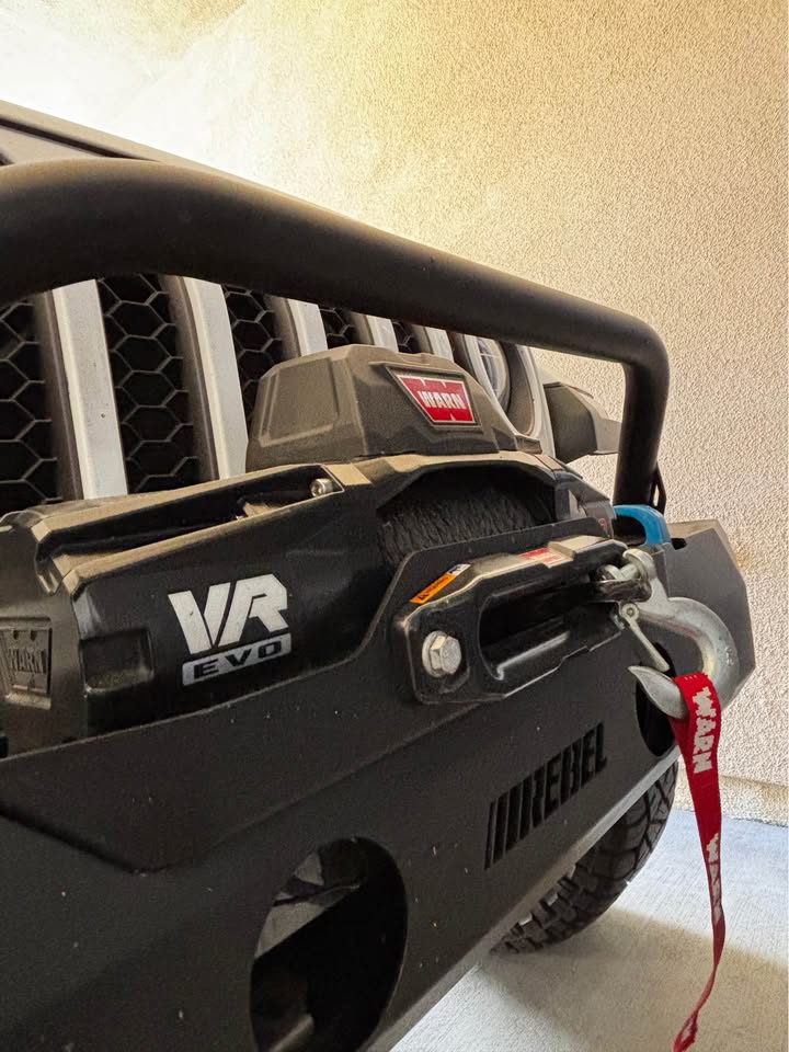 Warn VR EVO 10-S Winch + Mount/Hardware in Los Angeles, CA (photo 9) — photo 9