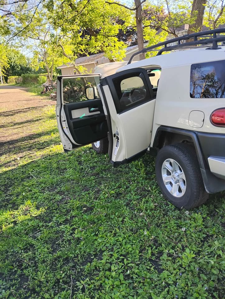 2008 Toyota FJ Cruiser · Sport Utility 2D (photo 8) — photo 8