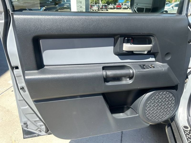 2013 Toyota FJ Cruiser 4WD (photo 10) — photo 10