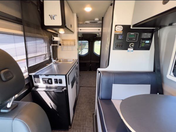 2024 Winnebago REVEL BMB44E in Port St Lucie, FL (photo 5) — photo 5