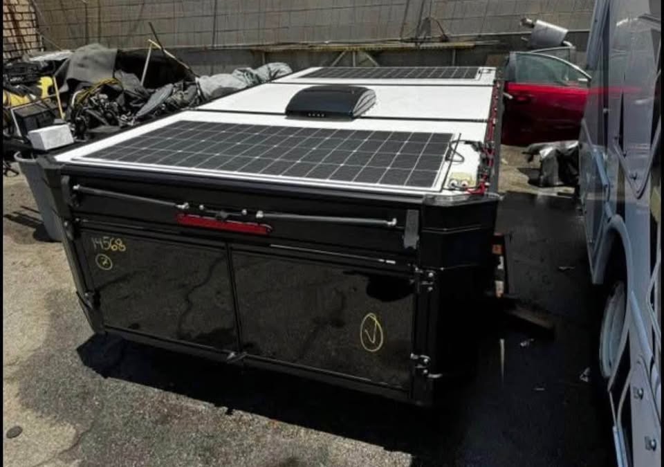 Tune Outdoor M1 Pop-Up Truck Camper w/ Integrated Solar Roof – Toyota Tacoma (photo 3) — photo 3