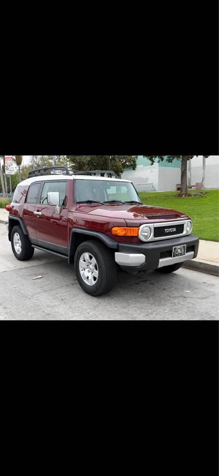 2008 Toyota FJ Cruiser · Sport Utility 2D in Somers, MT (photo 6)