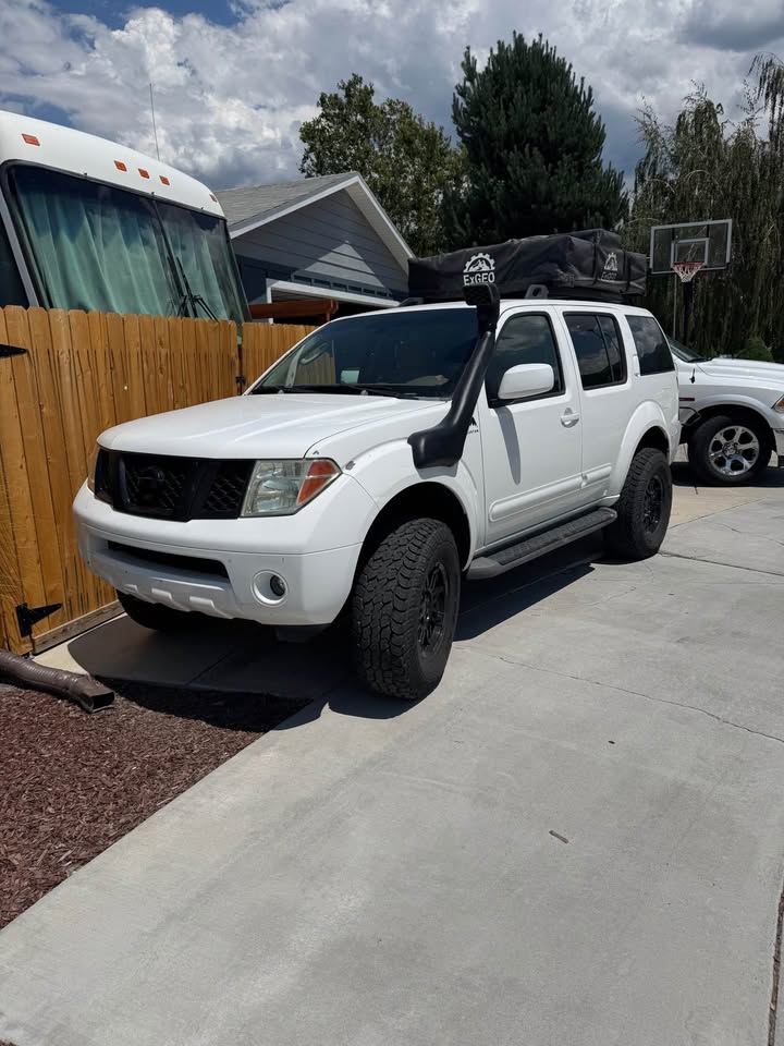 2007 Nissan Pathfinder · SE Sport Utility 4D (photo 2) — photo 2
