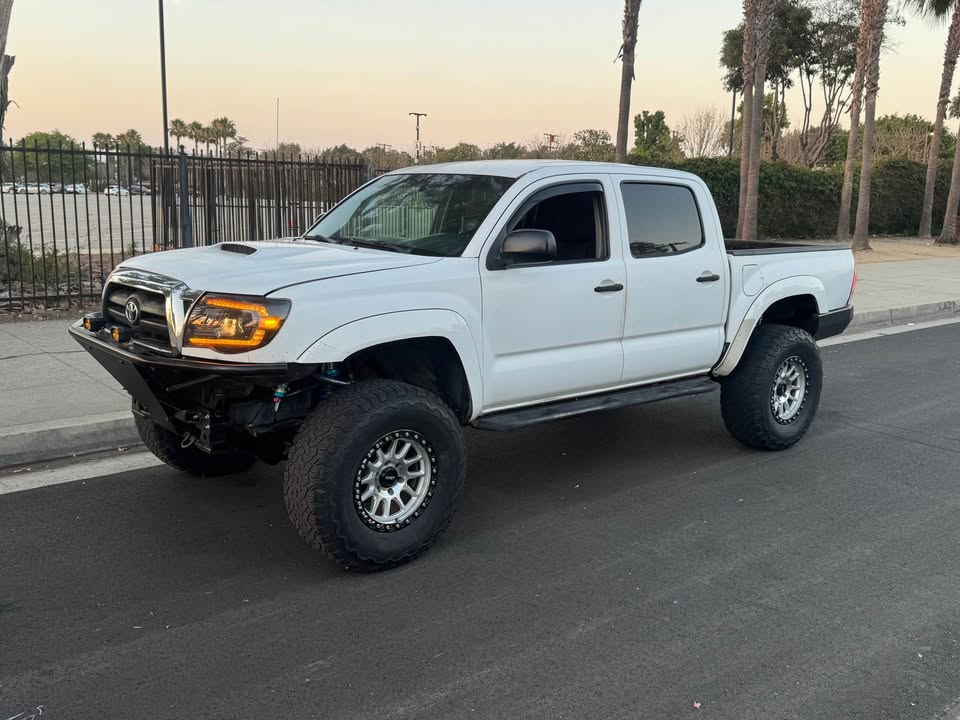 2011 Toyota Tacoma · 4WD 4D in Anaheim, CA (photo 2) — photo 2