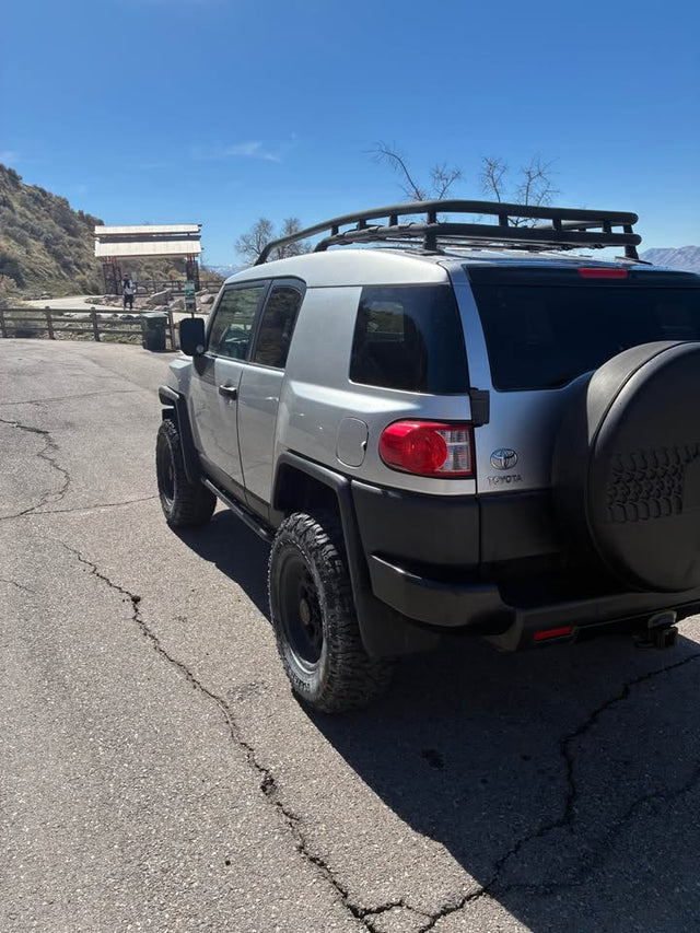 2007 Toyota FJ Cruiser · Sport Utility 2D — photo 3