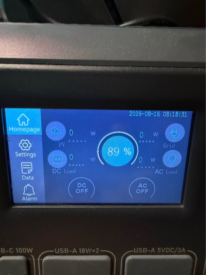 BLUETTI AC200MAX Portable Power Station (photo 5) — photo 5