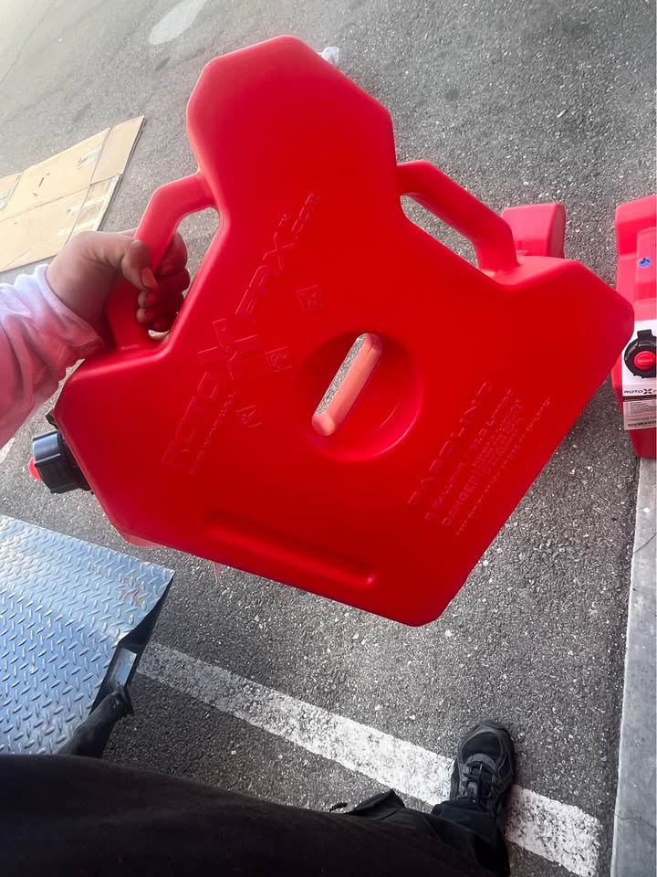 RotopaX Fuel Storage Can (photo 4) — photo 4