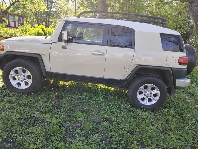 2008 Toyota FJ Cruiser · Sport Utility 2D — photo 3