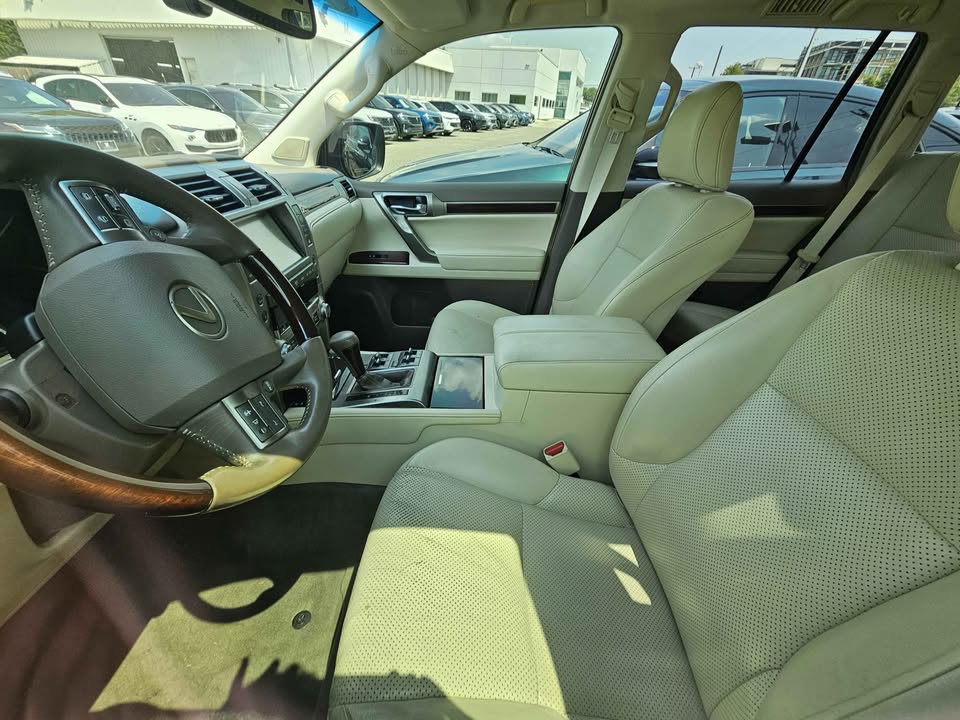 2019 Lexus GX · GX 460 Luxury Sport Utility 4D in Austin, TX (photo 6) — photo 6