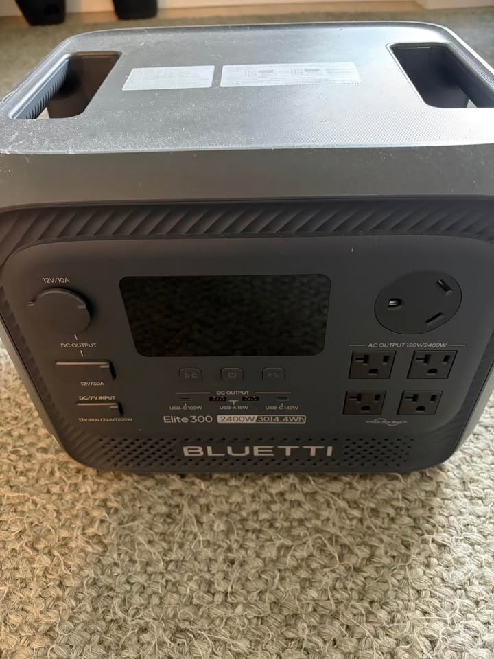 Bluetti elite 300 in Portland, OR (photo 2) — photo 2