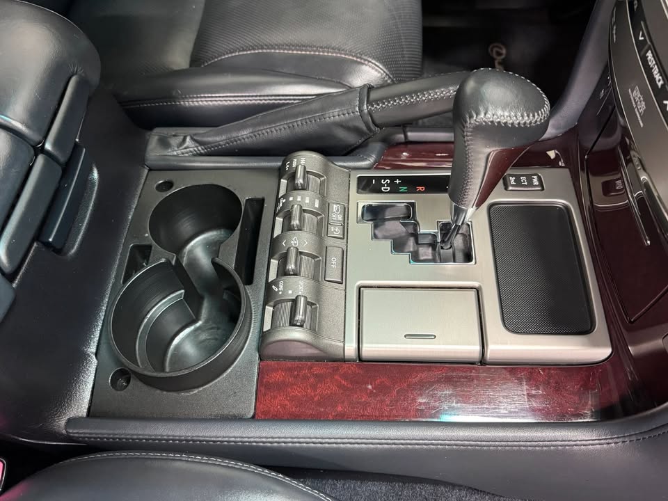 2015 Lexus LX570 in Portland, OR (photo 10) — photo 10