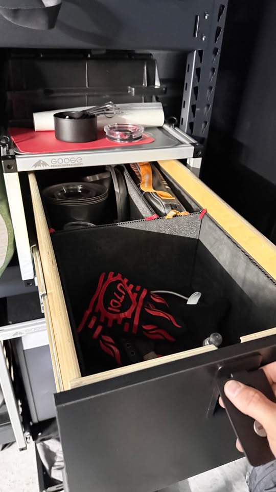 Goose Gear drawer system - Land Rover Defender 110 (photo 4) — photo 4