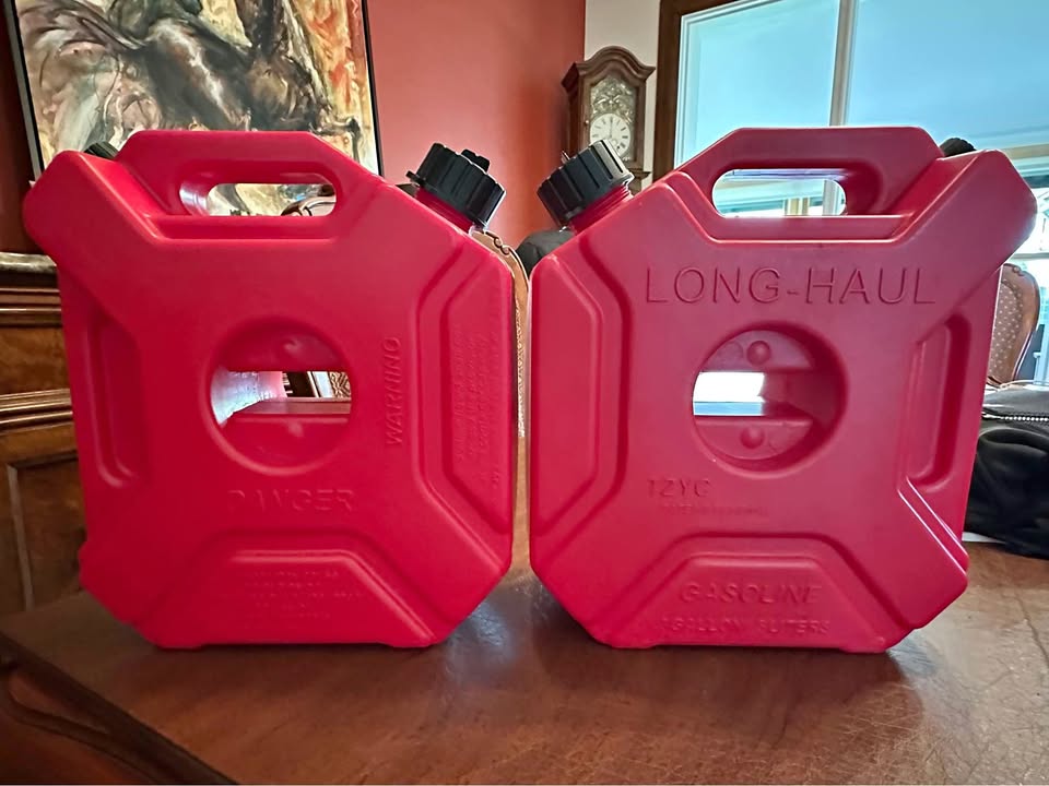 Rotopax dual 5l/chaque 1.3gallons/chaque NEUF in Montréal, QC (photo 1)