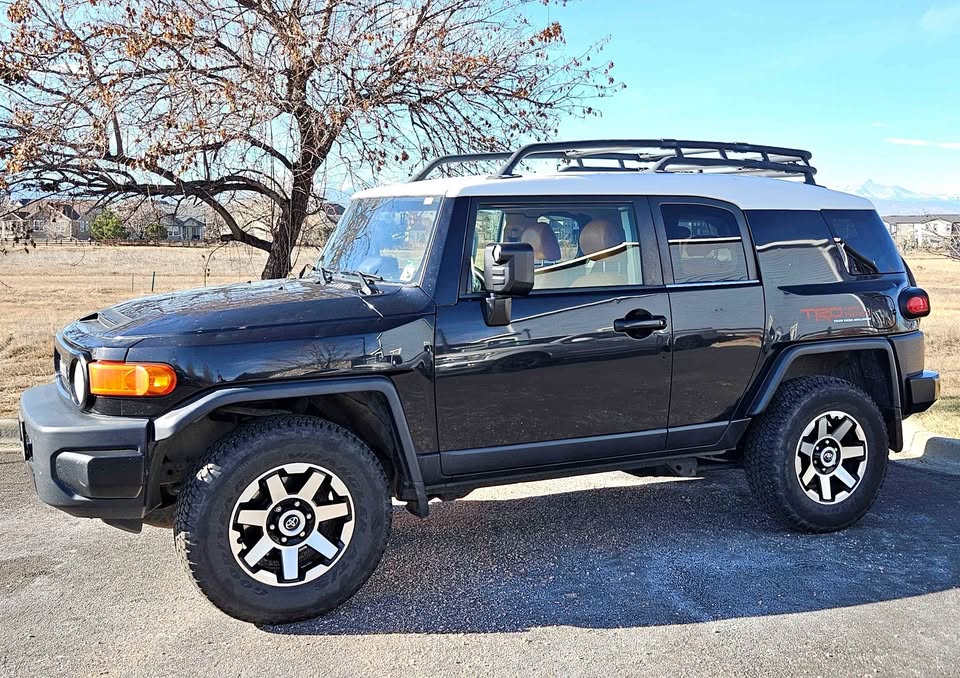 2008 Toyota FJ Cruiser · Sport Utility 2D (photo 1) — photo 1